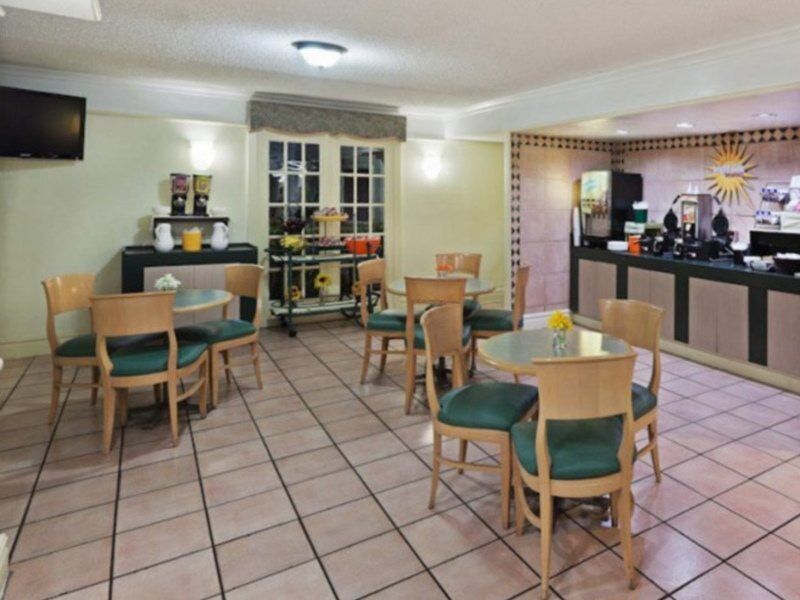 La Quinta Inn By Wyndham Austin Oltorf Εστιατόριο φωτογραφία